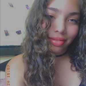 Meet your Posher, Crystal